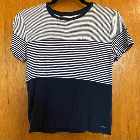 FREE ADD ON/PRICE NEGOTIABLE - A&F top - Picture 1 of 4